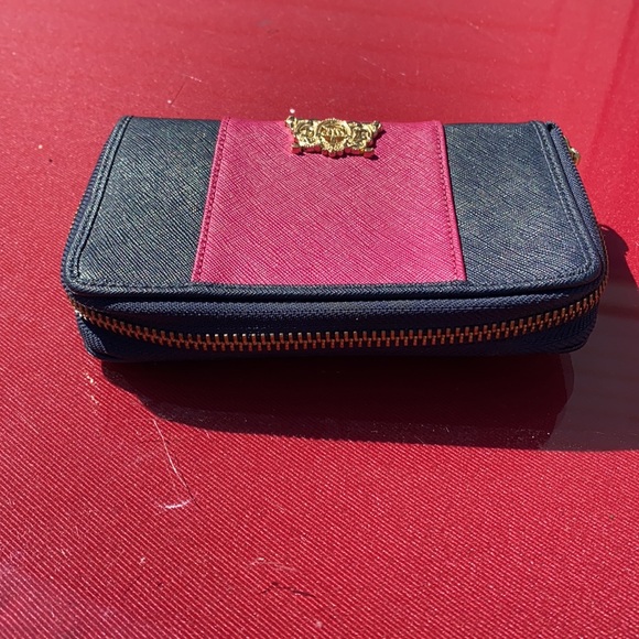 Juicy couture beautiful zip around wristlet - Picture 4 of 7